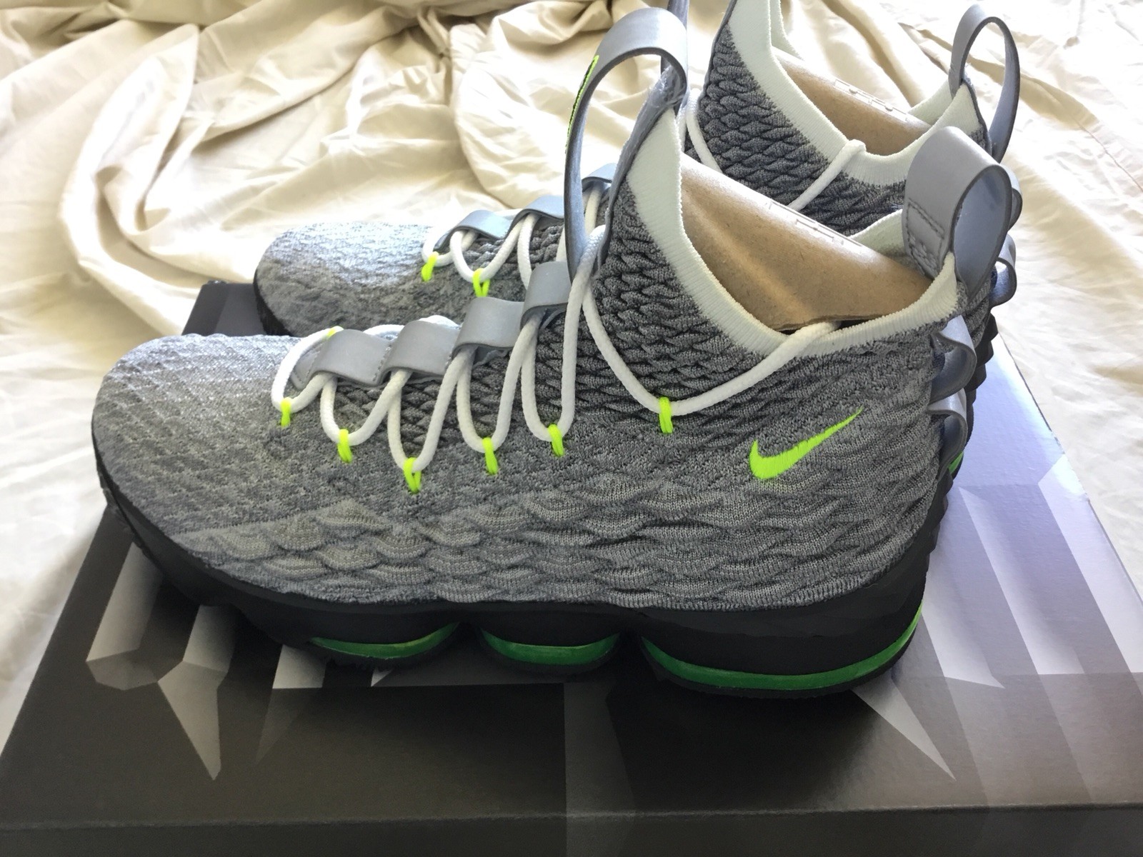 Nike Lebron XV KSA Air Max 95 The Watch AR4831-001 Nike Lebron XV KSA Air Max 95 The Watch AR4831-001
