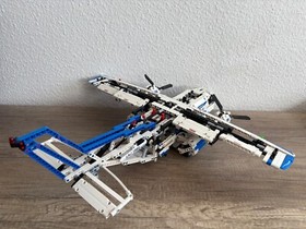 LEGO® Technic Cargo Plane / Set 42025 | Used