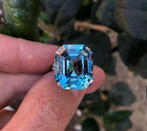 Incredible 21.12CT Brazilian Emerald Cut Aquamarine With Fancy Cut CZ Large Ring - Picture 6 of 9