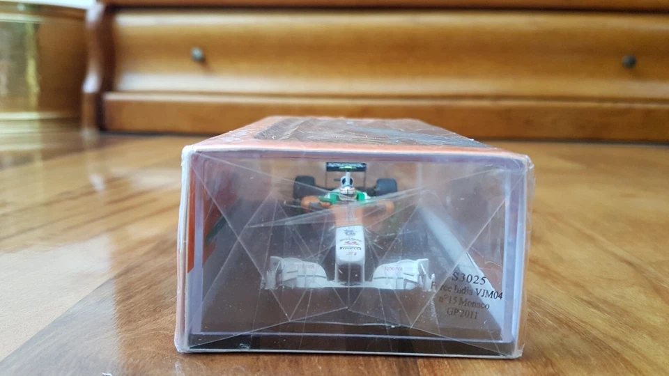 Force India Vjm 04 P.Di Resta 2011 Spark 1 43 - Immagine 2 di 3