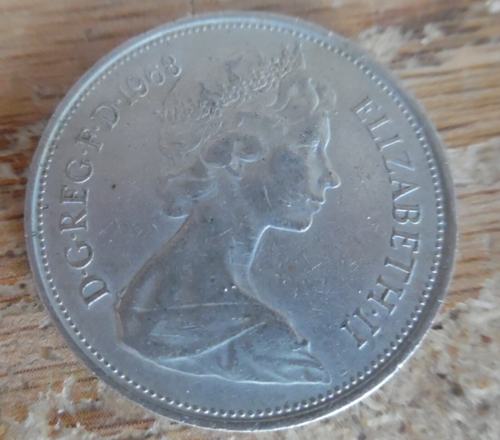 2 Queen Elizabeth II 10 pence Coin circulated- 1968 & 1969 - Picture 4 of 5