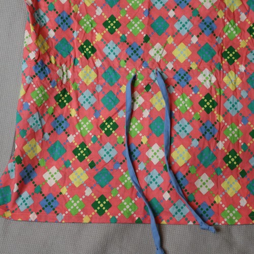 Dickies Scrub Top Womens XS Geometric Pink Rainbow V Neck 11607 NWT Bright Fun - Picture 12 of 12