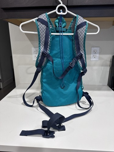 REI Flash 18 Lightweight Backpack Green in very good condition - Picture 2 of 5