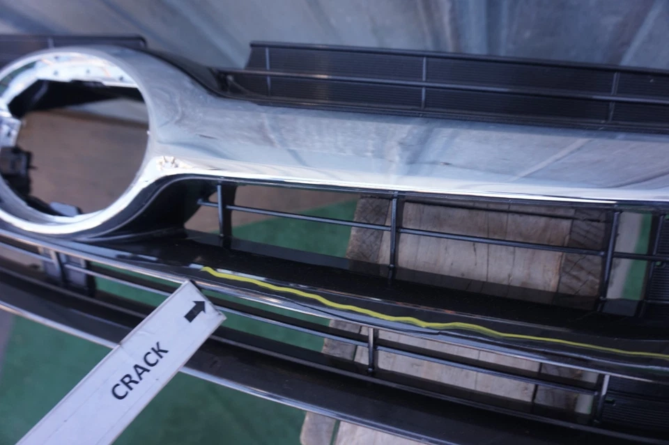 Toyota Highlander 2014 2015 parachoques delantero rejilla OEM # 53111-0E150-B Foto 4 de 4