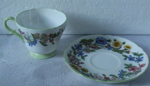 SHELLEY PORCELAIN cup & saucer COLOURFUL FLOWERS - Picture 5 of 7