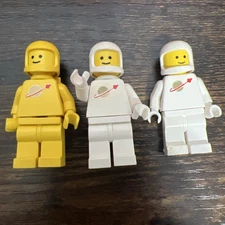 3 VINTAGE LEGO WHITE CLASSIC SPACE MEN MINIFIGURE ASTRONAUT 