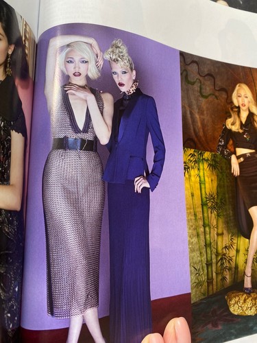 VOGUE ITALIA MAGAZINE 2012 September 745 noted MEISEL over tweaked face shoot - Picture 5 of 22