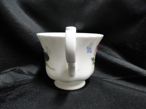 Roy Kirkham, White w/ Redoute Roses: Cup & Saucer Set (s), 2 7/8", No Gold Trim - Picture 6 of 15