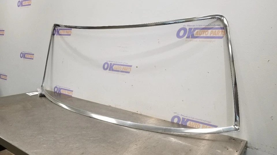 1996 FORD F250 SUPER DUTY WINDSHIELD SURROUND TRIM CHROME - Image 3 of 4