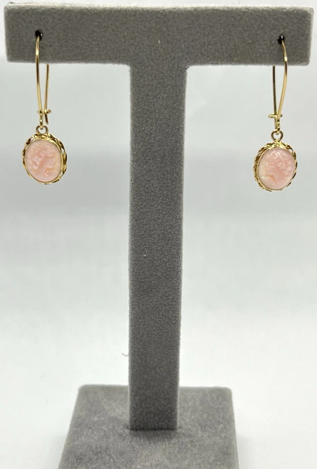 Orecchini In Oro Giallo 14kt Con Cammei In Conchiglia Rosa 10x8mm Ovali - Imagen 2 de 4