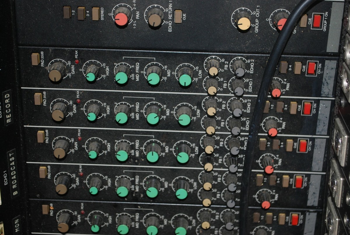 YAMAHA MC2404 & MC1604 CHANNEL STRIP OF 10 KNOBS & 1 FADER