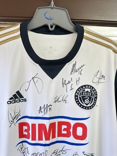 TEAM SIGNED Philadelphia Union 2016 AUTOGRAPHED MLS Soccer Jersey Kit BEAUTIFUL - Picture 4 of 6