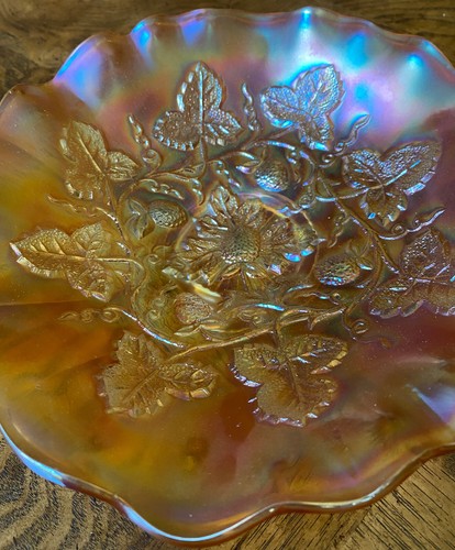 Vintage Millersburg 8” Marigold Carnival Glass Ruffled Bowl “Blackberry Wreath” - Bild 3 von 8