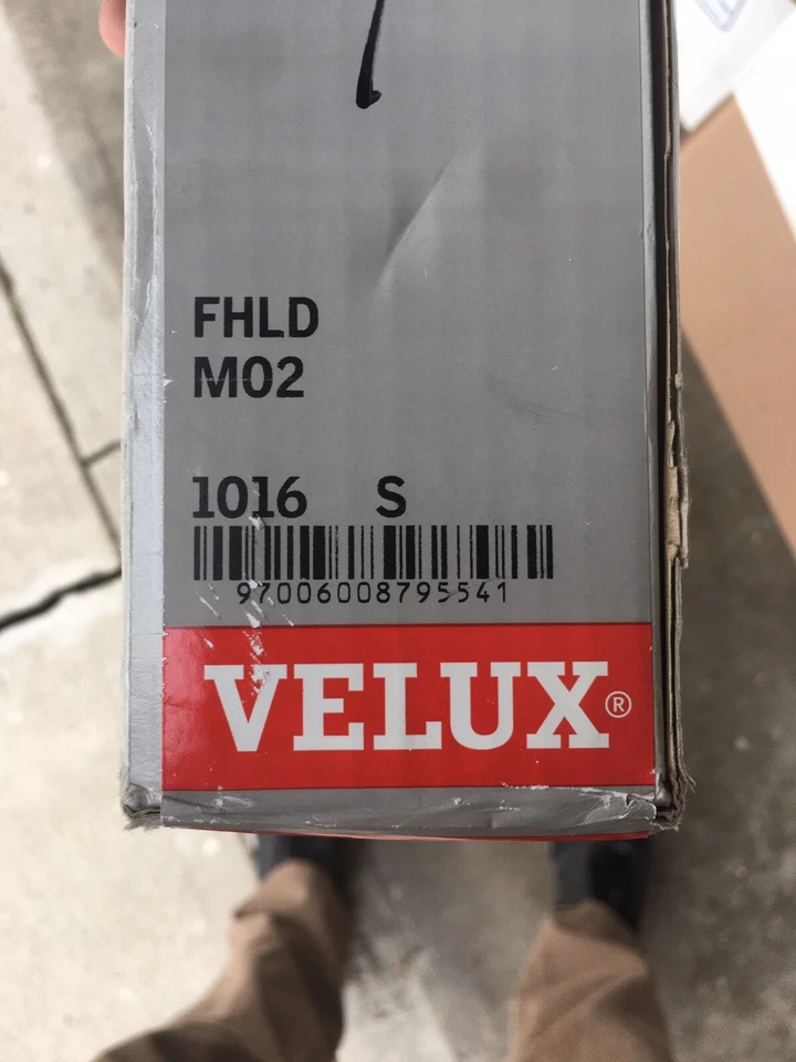 Persiana de tragaluz de ventana de techo Velux M02 filtrado de luz de tela plisada manual blanca Foto 2 de 4