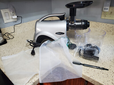 OMEGA Masticating Juicer Extractor Nutrition System - NC1000HDS