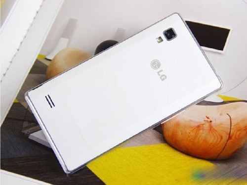 LG L9 P760 Original Unlocked 4.7" 3G Wifi 5MP NFC Android Dual Core Smartphone - Picture 4 of 8