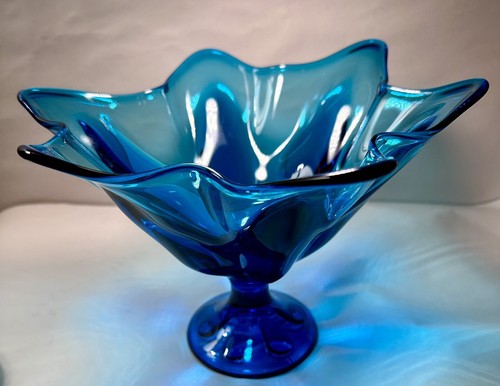 L.E. Smith Glass Peacock Blue Footed Compote / Fruit Bowl (#6101) - circa 1967 - Picture 3 of 16