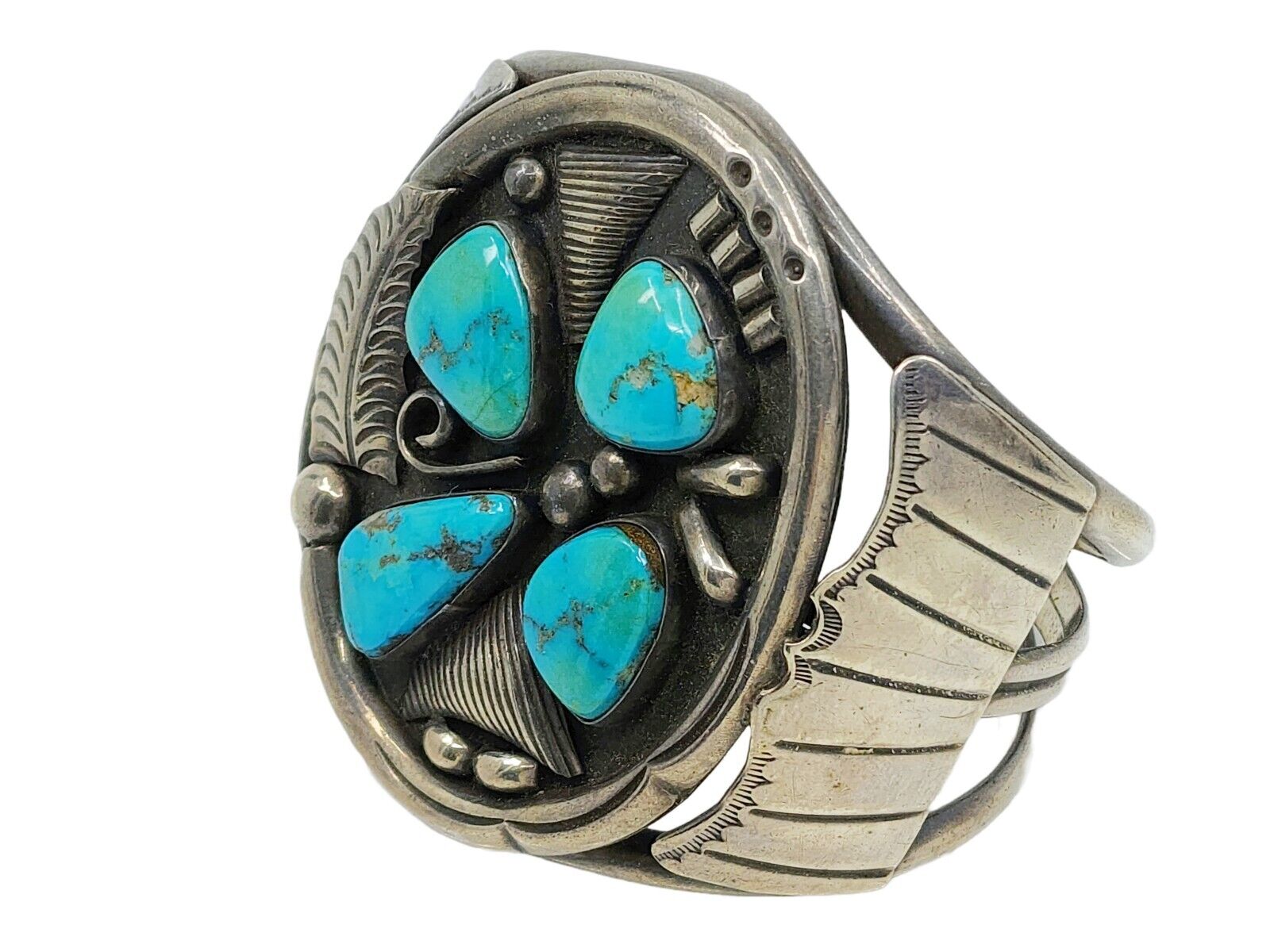 Opulent Vintage Native American Navajo Apache Turquoise Naitve American Sterling Silver Bracelet Opulent Vintage Native American Navajo Apache Turquoise Naitve American Sterling Silver Bracelet
