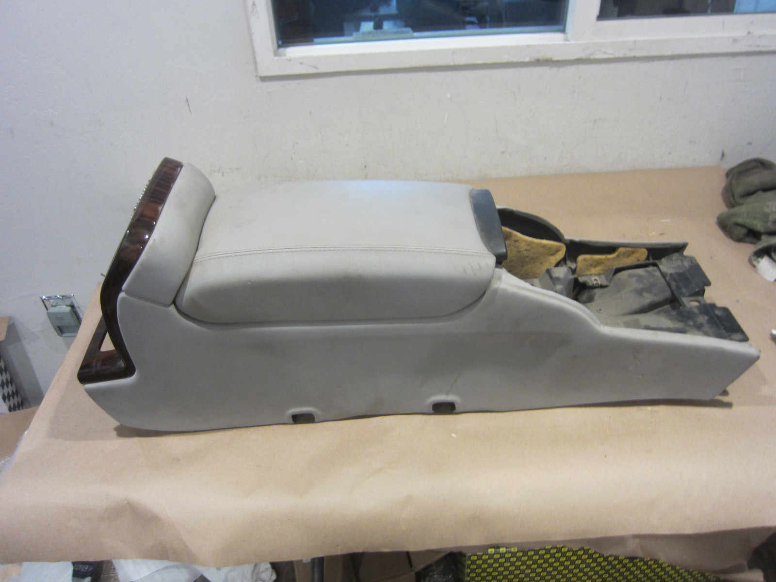 Maserati Quattroporte - Tunnel Cover Console Grey - P/N 981432408