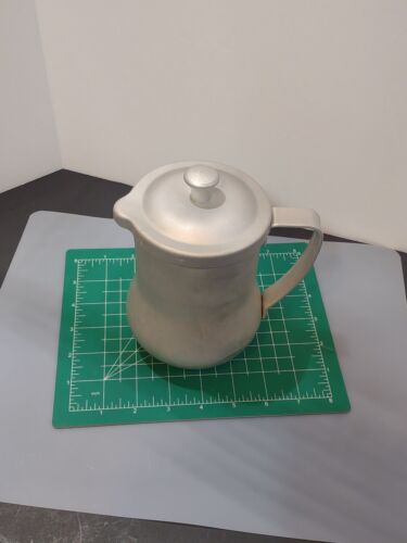 WEAR EVER NO 5001 MADE IN USA ALUMINUM MILK/WATER/CREAM 5 1/2" PITCHER VINTAGE - Picture 2 of 19