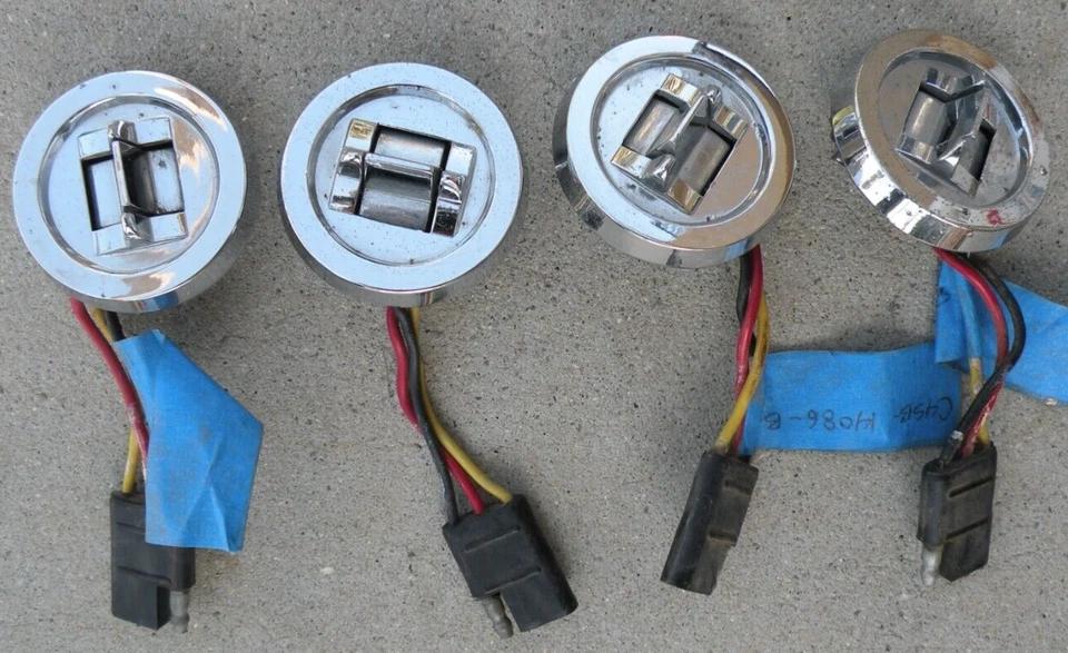 1 INTERRUPTOR DE VENTANA ELÉCTRICA TRASERA FORD THUNDERBIRD CROMO DERECHA O IZQUIERDA 1964-1966 OEM Foto 3 de 4