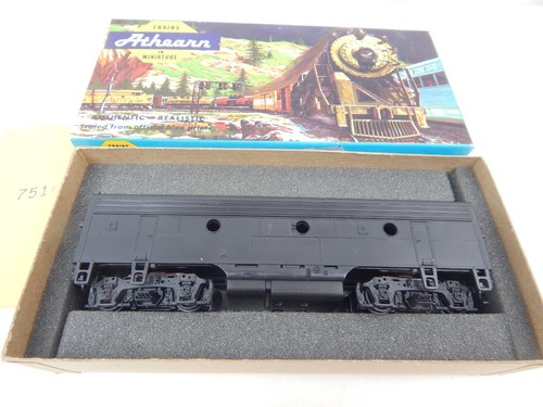 7F Athearn HO 3024 F7B DMY Undecorated Diesel Engine In Box - Picture 3 of 4