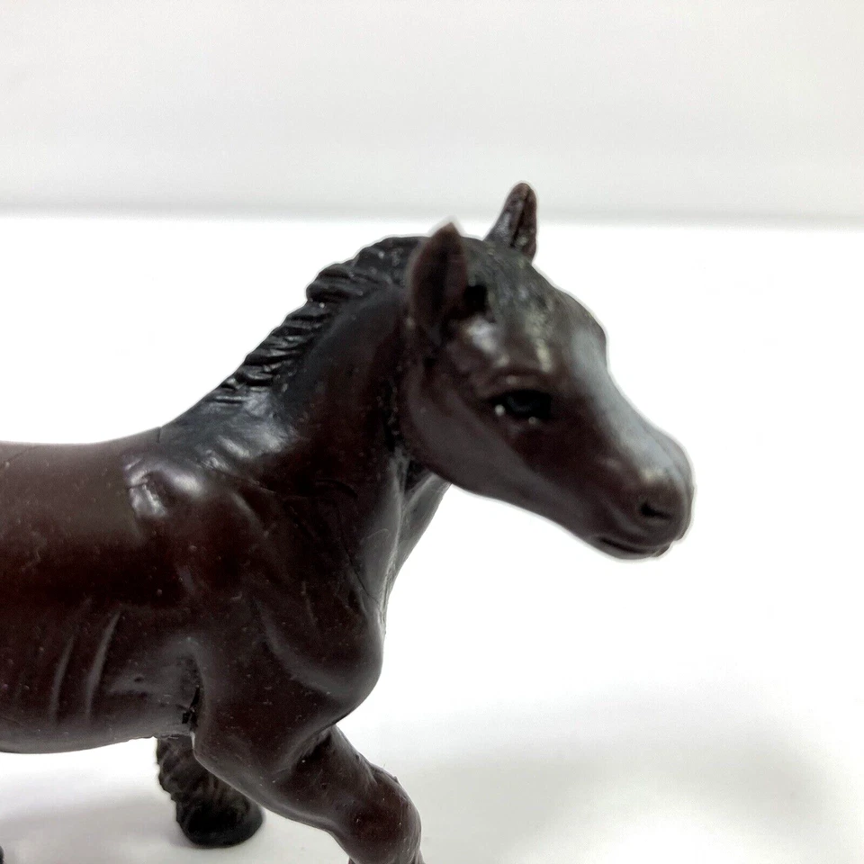 Figura Femenina Caballo Bullyland Potro Alemania Plástico Marrón 2.75" T x 3.5" L Foto 2 de 4