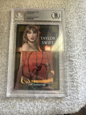 TAYLOR SWIFT Signed CARD BGS BECKETT encapsulated~LIFE OF A SHOWGIRL