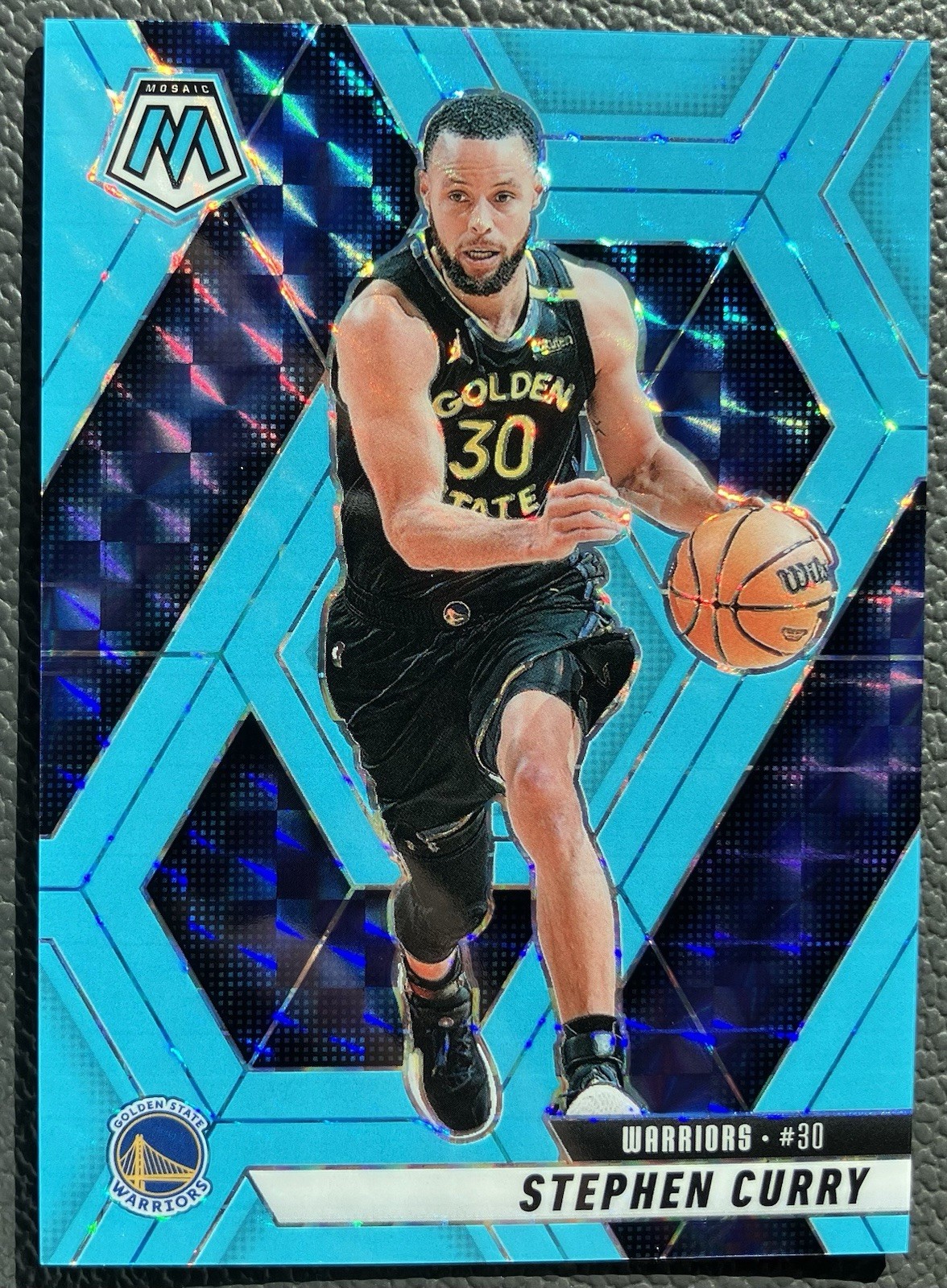 2024-25 Mosaic #163 Blue Fluorescent Stephen Curry /75