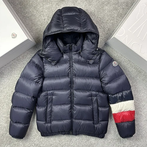Moncler Willm Navy Puffer Coat Taglia 1 (S) Ottime condizioni