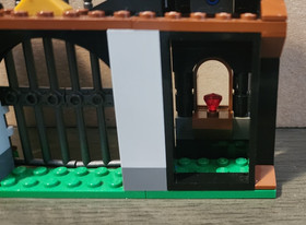 Lego 7187 Kingdoms Escape From Dragon’s Prison W/ Manual Missing Some Pieces