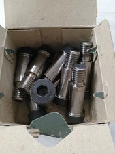 3/4" x 1-1/2" Shoulder Bolts Unbrako 5/8"-11 thread 1108998 Box of 10 Bolts