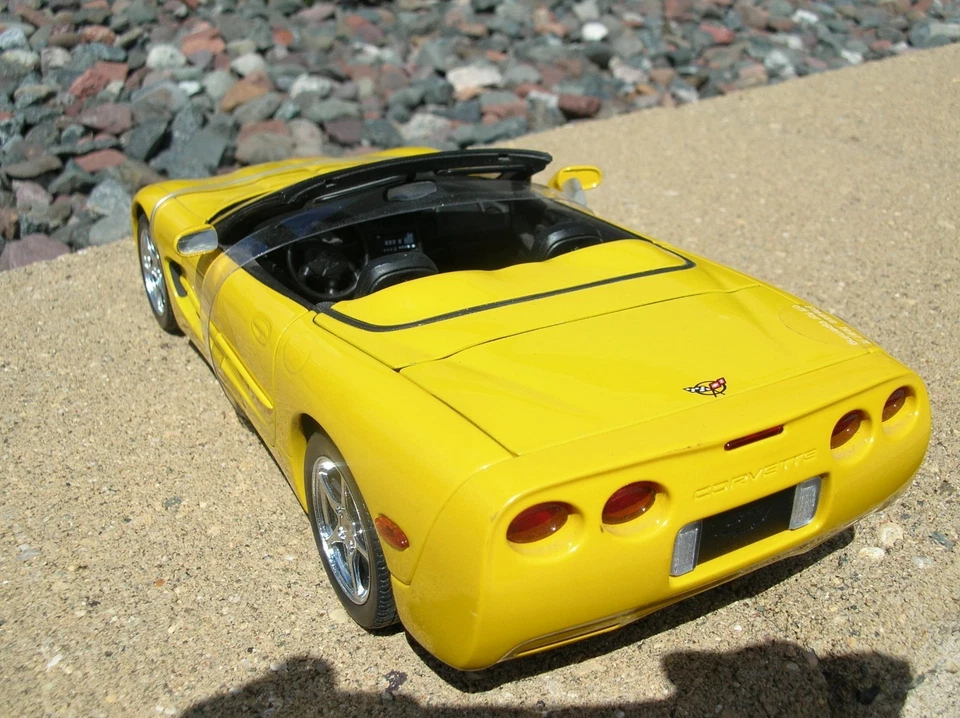 UT C5 Corvette Convertible w/ Door Spears and Chrome Thin Spoke wheel package. - Image 2 of 4
