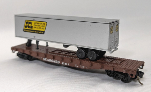 N scale Con-Cor # 01205M SEABOARD COASTLINE 50' Flat car with SCL Trailer - Picture 4 of 8