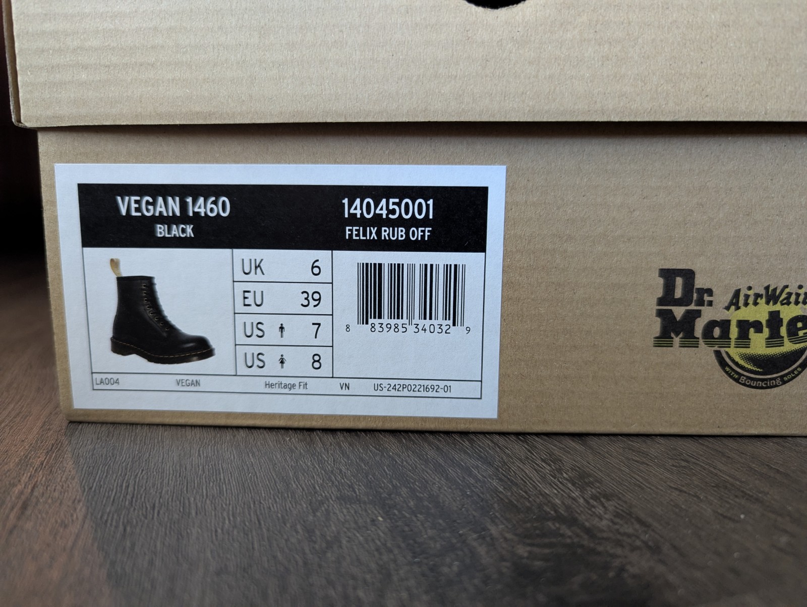 Dr Martens Vegan 1460 Black Combat Boots Mens Sz 7 NEW in Box Felix Free Ship thumbnail 3