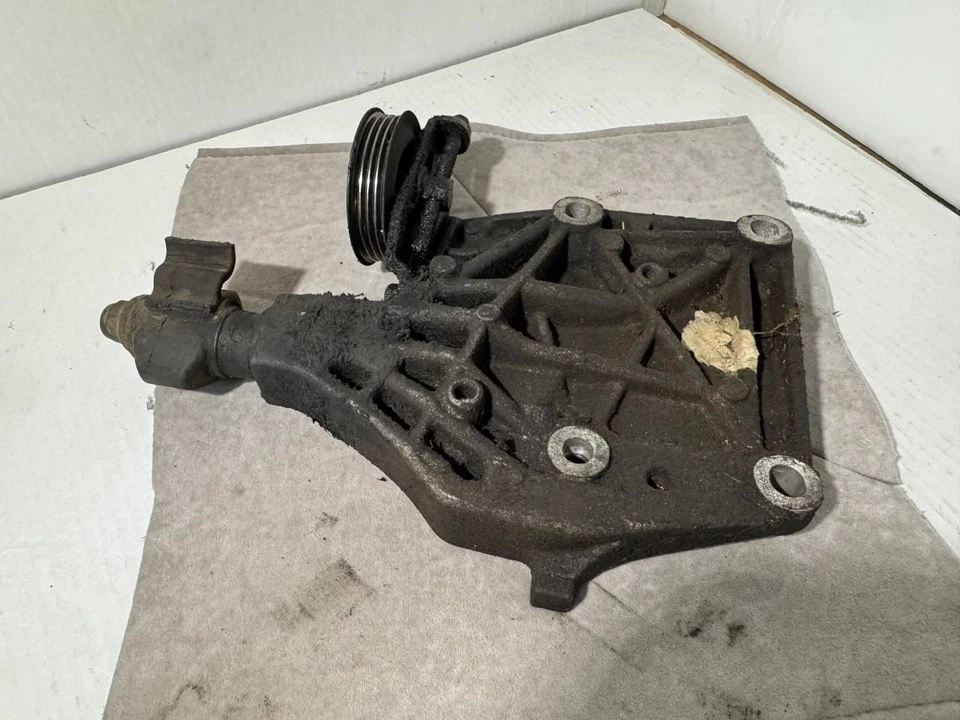 Soporte compresor de aire acondicionado OEM 1996-2000 Honda Civic D16YA Foto 3 de 3