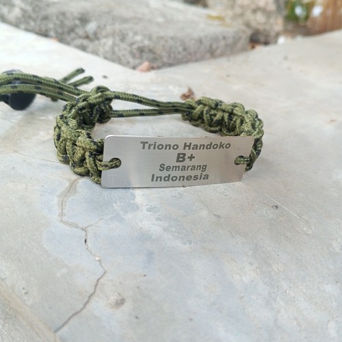 Personalisierte individuelle Gravur Ausweisschild Namensschild Hundemarke Paracord Armband - Bild 5 von 5