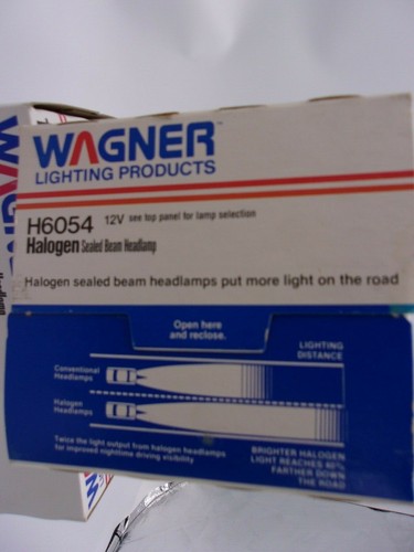 NEW LOT OF 2 Wagner Lighting High/Low Beam Halogen Headlamp H6054 /Replaces 6052 - Picture 3 of 3