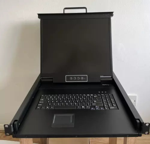 StarTech.com 1U Rackmount KVM Console 19in Screen Rackmount LCD