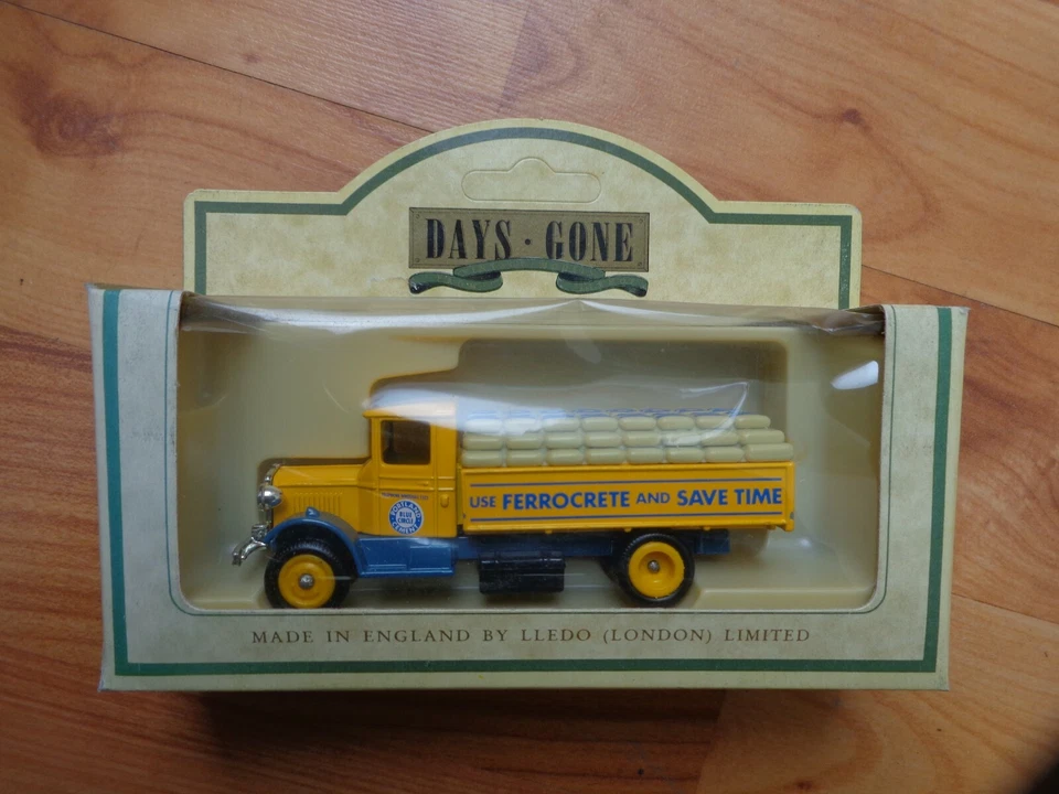 Lledo Days Gone Klassiker 1934 Mack Sattelschlepper 'FERROCRETE' 1:76 - Bild 1 von 1