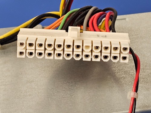 DELL H240AS-00 POWER SUPPLY 24 SATA 4 PINS 2 PIN SLIM LINE SATA 240 WATTS - Afbeelding 6 van 7