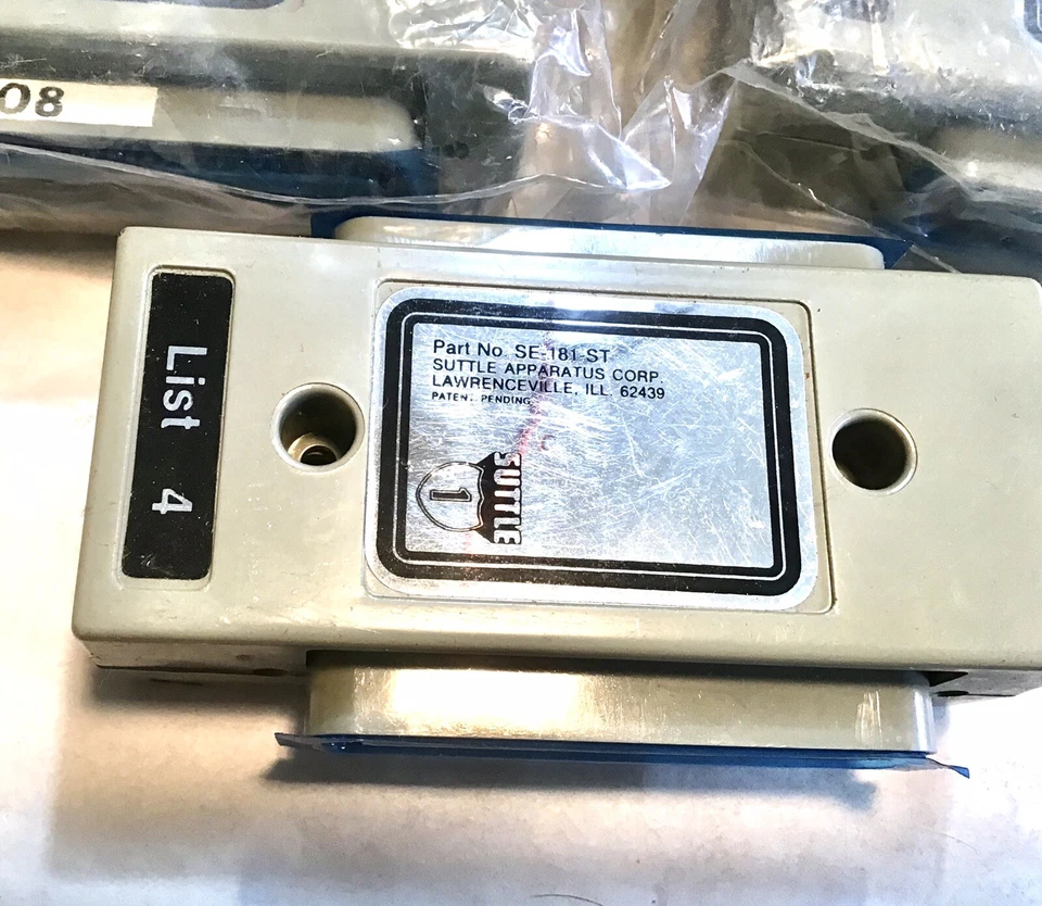 NOS  Lot of (7) Suttle Feed Through Adapters SE181ST-L4 (NEW) Just $4 Each!!! - Image 4 of 4