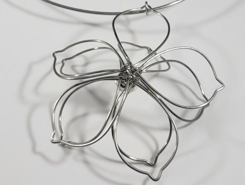 CHUNKY BOLD Silver Tone Tiered Flower Crystal Pronged Fashion Wire Necklace - Picture 7 of 7