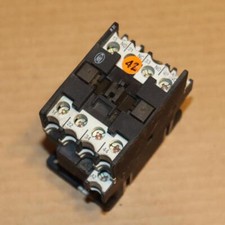 One Moeller Eaton DILR31 Contactor Relay 110/120VAC Coil