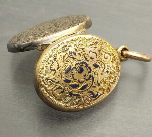 Antique Victorian 18ct Gold Opening Locket Chased and Engraved - Picture 7 of 11