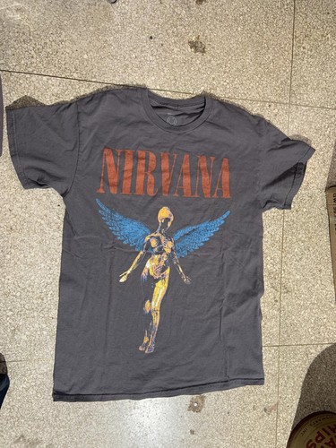 T-shirt Nirvana usata piccolo tour - Foto 2 di 3