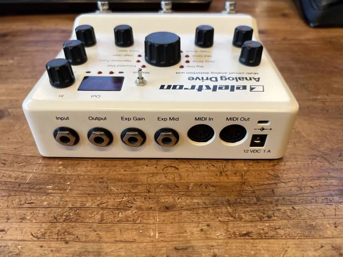 Analog distortion pedal online