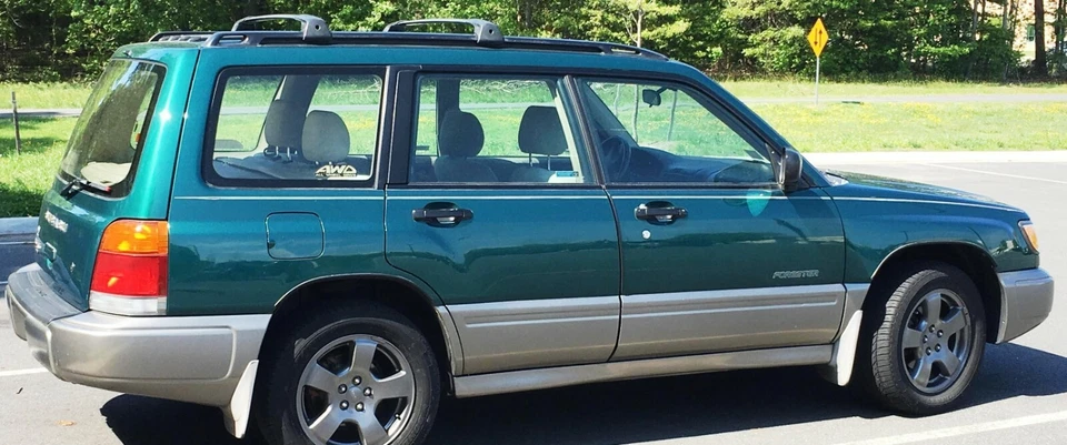 SUBARU FORESTER SF5 STi modelo 1998 00 capó no turbo recambio mercado Foto 3 de 3