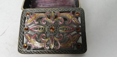 Pierced metal trinket box pink and yellow with amber colour stones filigree - Foto 9 di 11