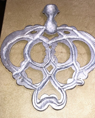 Vintage 9” Gold Gothic Scroll Wall Art Hoda Metal Products USA Mid Century Decor - Picture 4 of 6